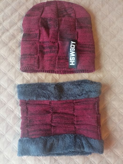 Nowa czapka i komin dla dziecka