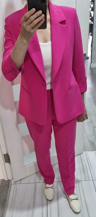 Костюм жіночий .