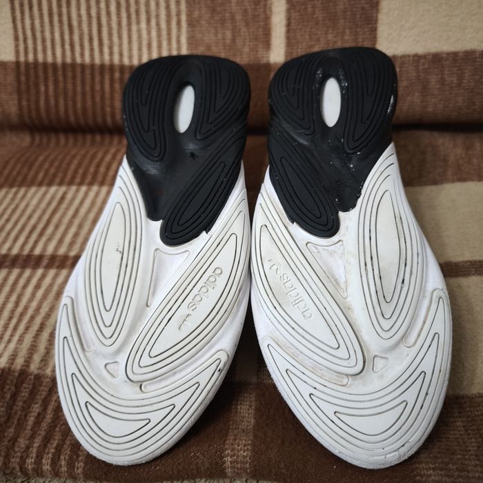 Чоловічі кросівки adidas ozelia