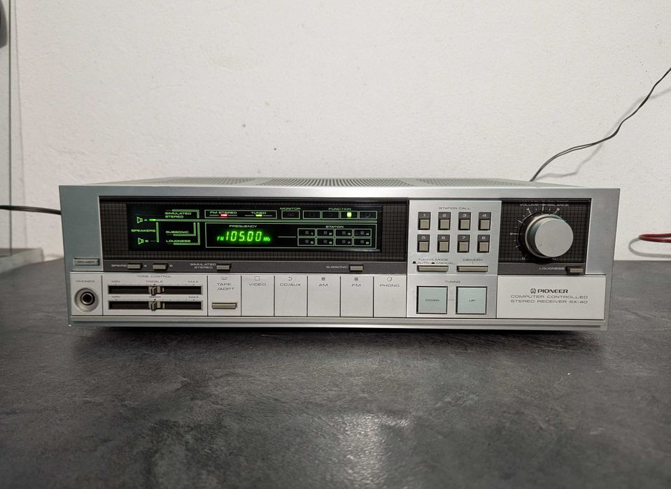 Cтерео ресивер Pioneer SX-40.