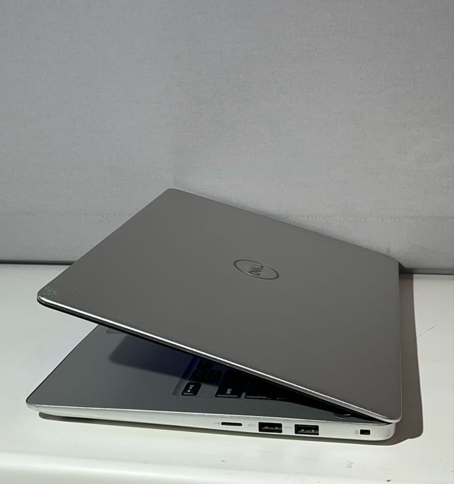 Dell Inspiron 5370 13.3” i5-8250u/8GB/240SSD/FHD IPS/НОВА БАТАРЕЯ