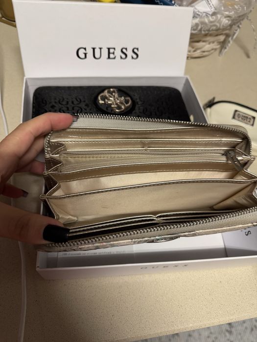 Carteira Guess colorida