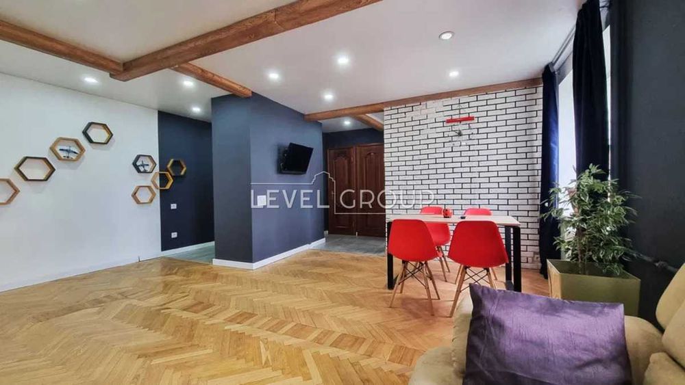 Продаж трикімнатної квартири  Святошинський