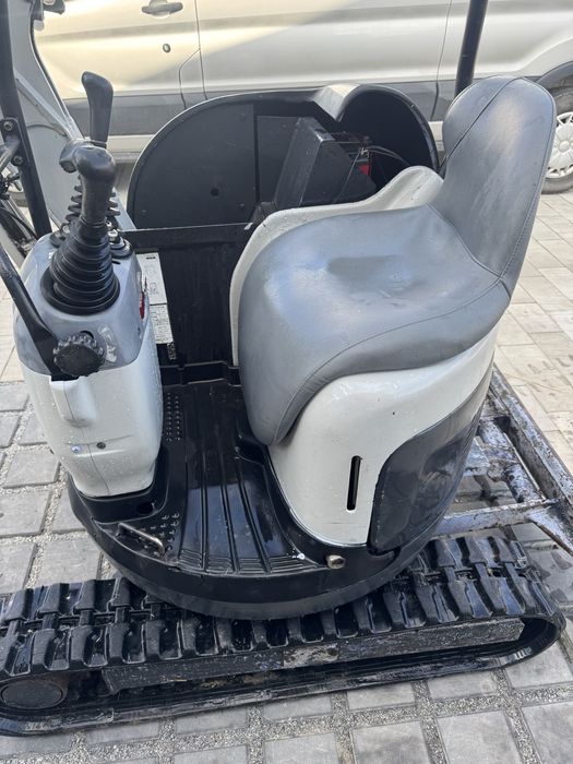 Komatsu pc08uu minikoparka