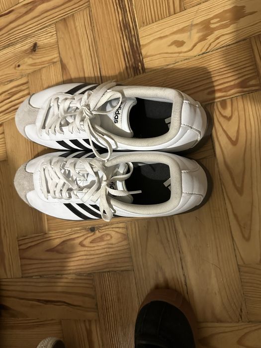Tenis Adidas em otimo estado