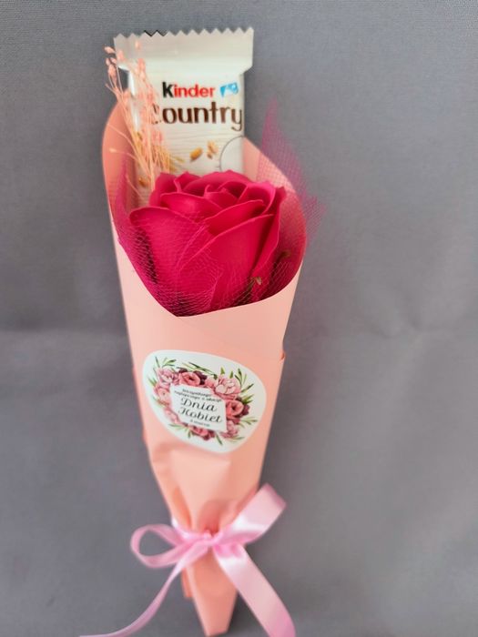 Pojedyncze różyczki Dzień Kobiet