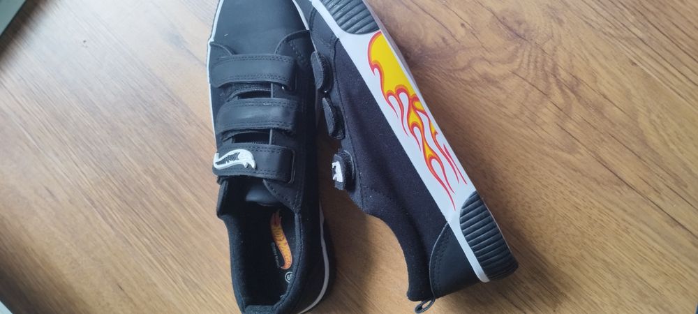 Tenisówki czarne Hot Wheels rozmiar 39