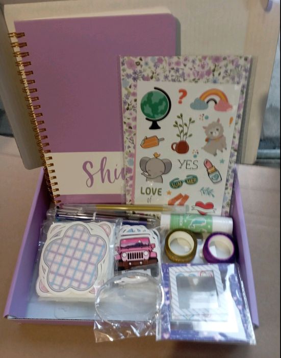 Набір для творчості DIY, включає блокнот, ручки, різні аксесуари