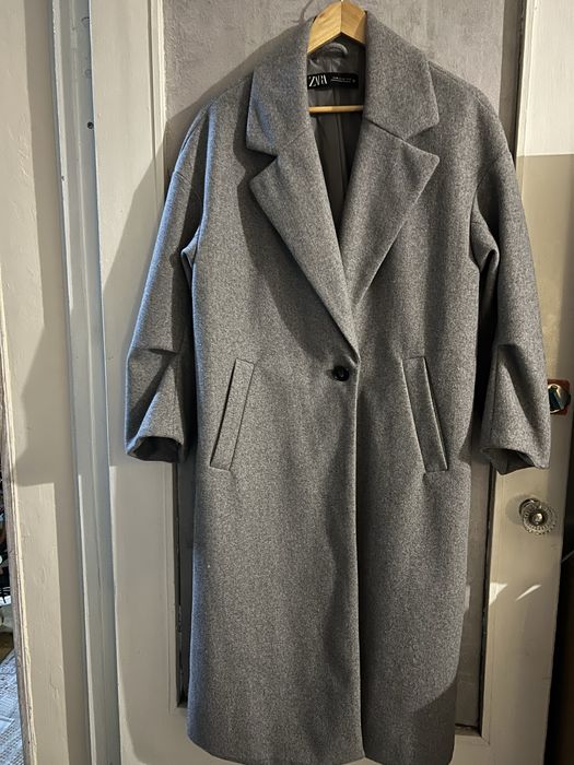 Сіре пальто Zara