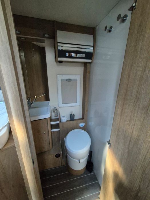 Wynajem Kampera z 2022r, 4 osobowy / Automat / PREMIUM