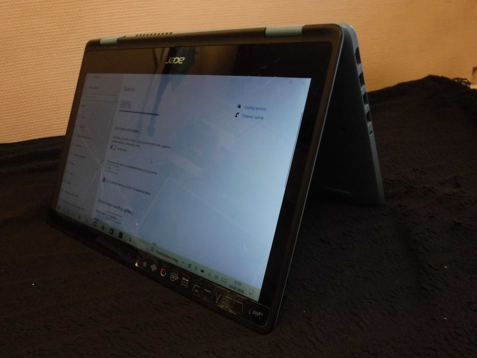 laptop acer spin 1 sp113-31  pozn  - popękany ekran