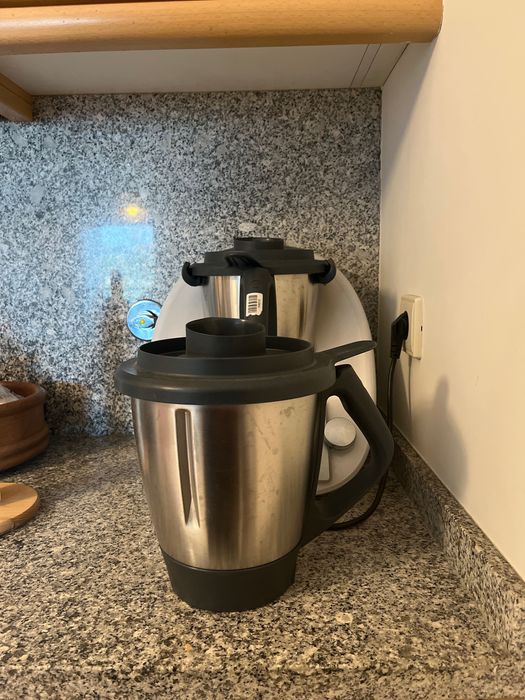 Bimby TM6 - quase nova: 2 copos + acessórios extra