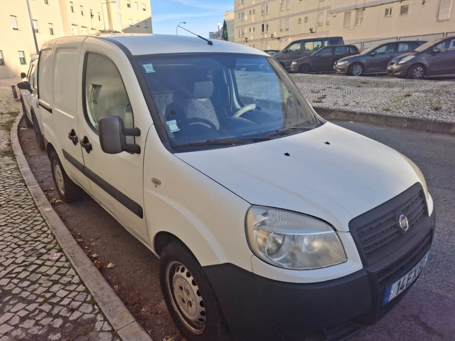 Carro esta impecável