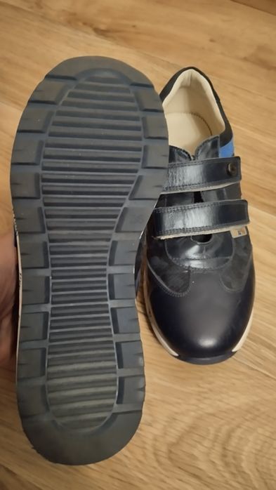 Продам туфлі 36р