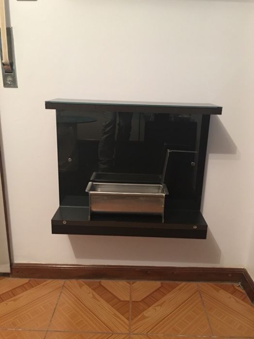 Prateleira decorativa com Biolareira