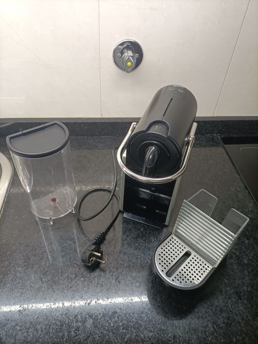 Máquina nespresso pixie