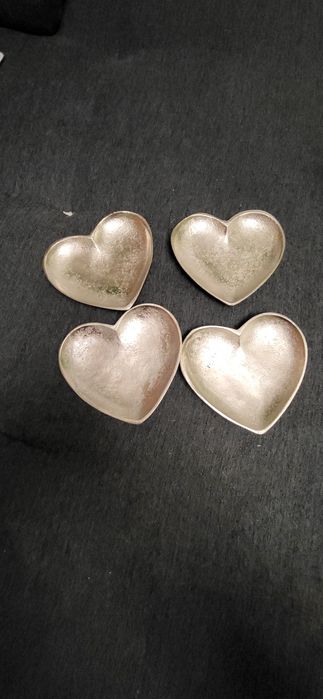 Misa ozdobna OUT OF THE BLUE serce, srebrna, 15,5x15x2 cm