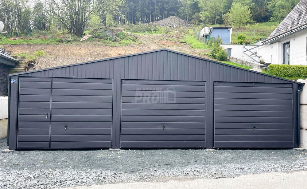 Garaż blaszany 9x6  antracyt 3x brama uchylna   Dach dwuspad GP134