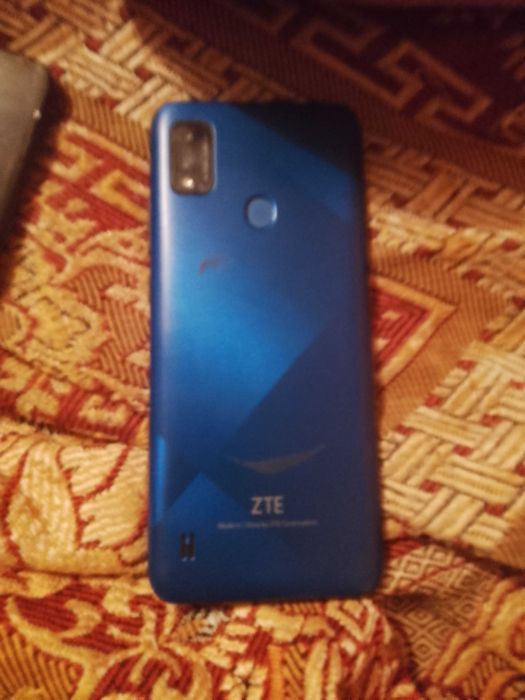 Продам телефон на запчастини