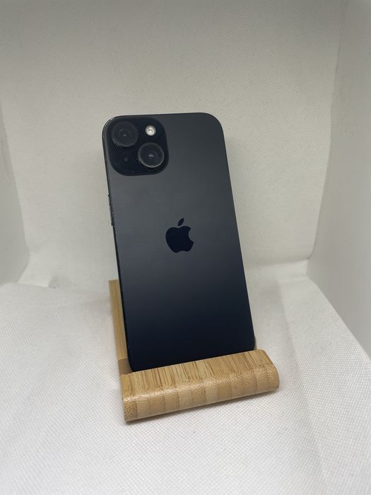 Iphone 15 82% baterii