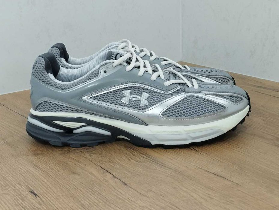 Buty Under Armour Hovr Apparition rozmiar 43