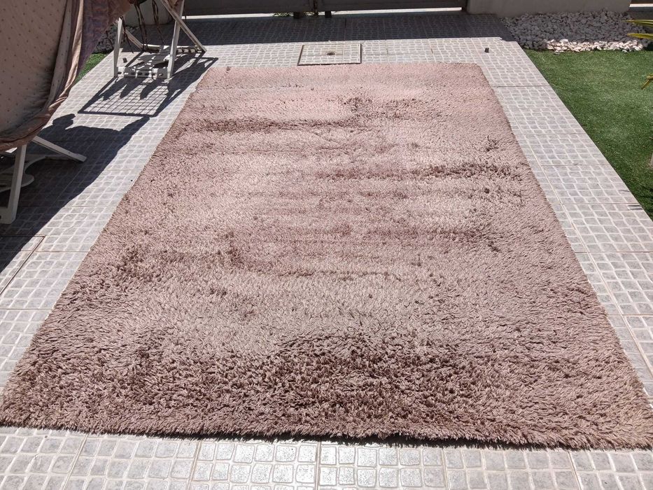 Carpete Castanha de Pelo Alto