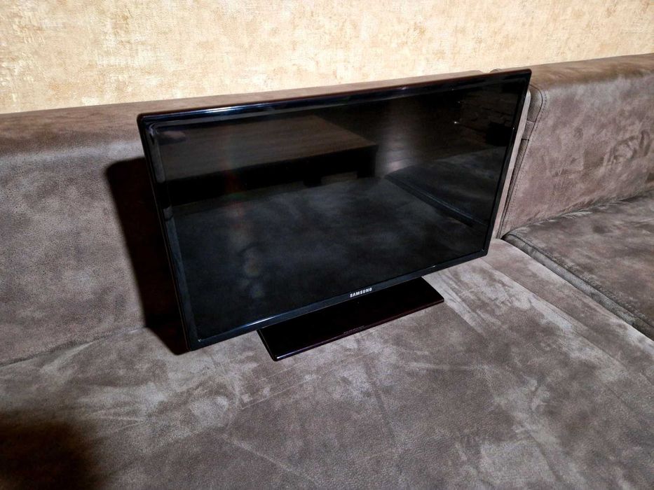 Телевизор Samsung UE26EH4030 диагональ в дюймах: 26" (66 см)