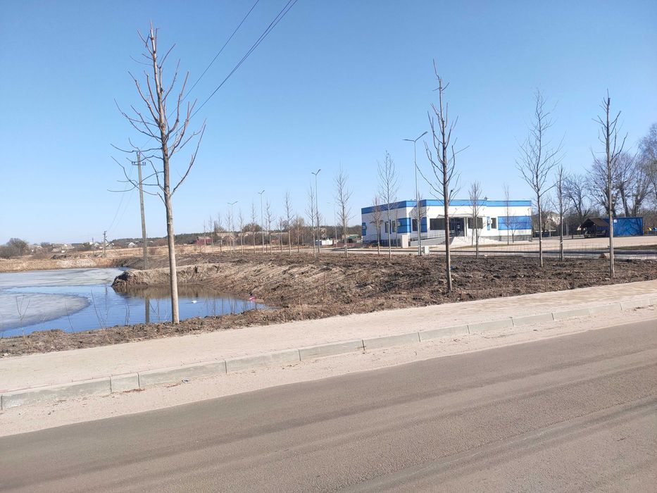 Продаж ділянки 61 сотка у самому центрі села Бабинці  з комунікаціями
