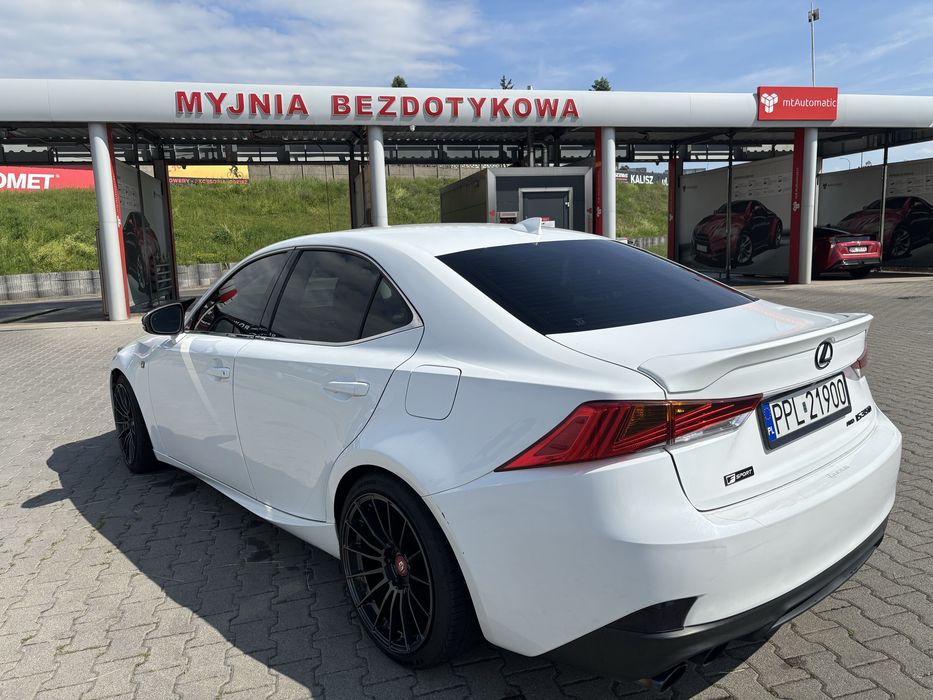 Lexus IS350 w wersji F SPORT