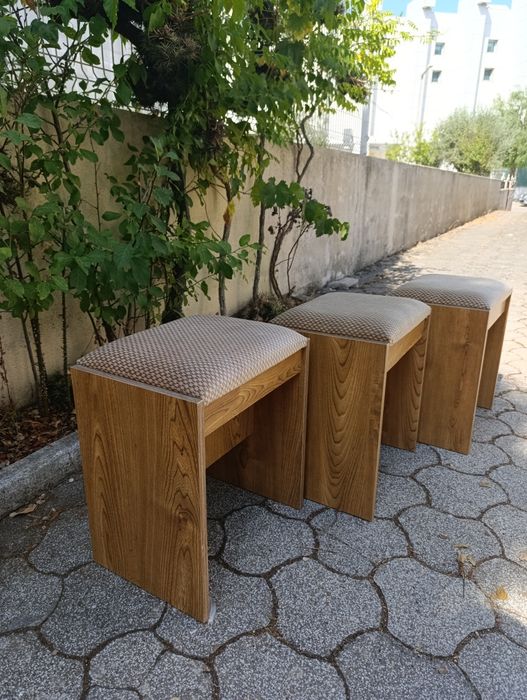 Conjunto de 3 bancos almofadados