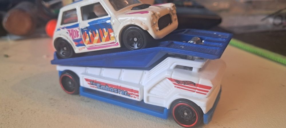 Hot Wheels "The Embosser".  Лот 2машинки Новое!