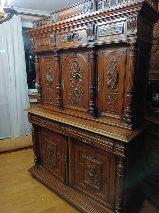 Zabytkowy kredens Henry II Lyon koniec 19 wieku.