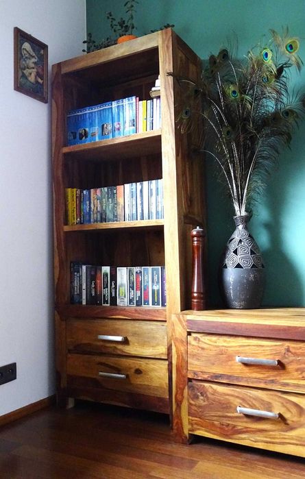 Witryna biblioteka z litego drewna mangowca w wyśmienitym stanie!