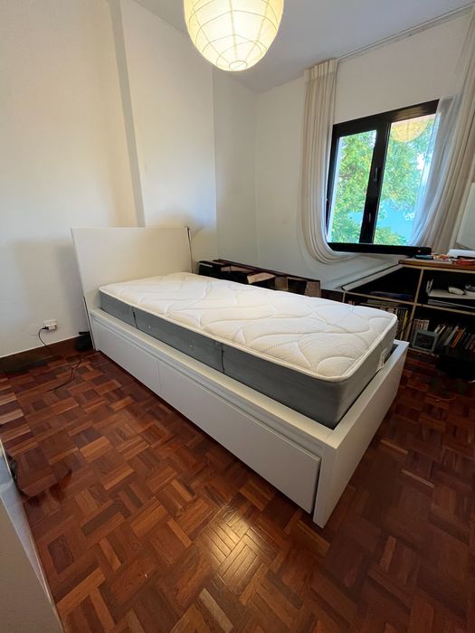 Cama IKEA Malm 90x200 com gavetas e estrado