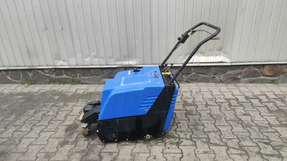 Profesjonalna bateryjna zamiatarka WAP KSE 770 Nilfisk Alto