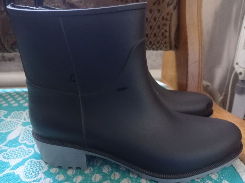 Резиновые сапоги