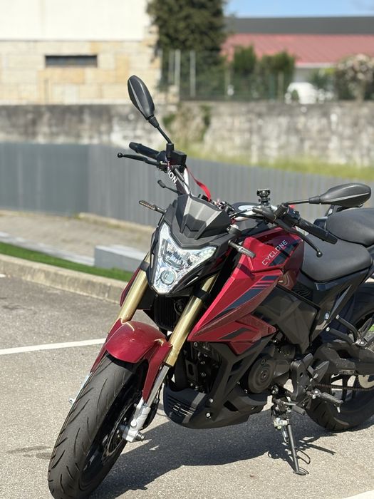 Moto 125cc 1000km rodados ano 2025, matricula 2026