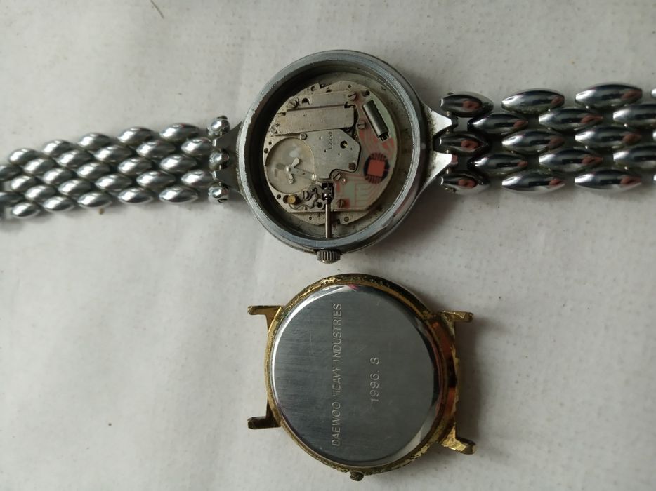 Наручний годиник луч