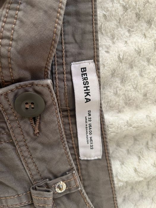Spodnie Bershka rozm. 32