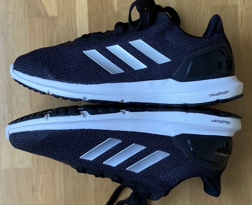 Кросівки ADIDAS.