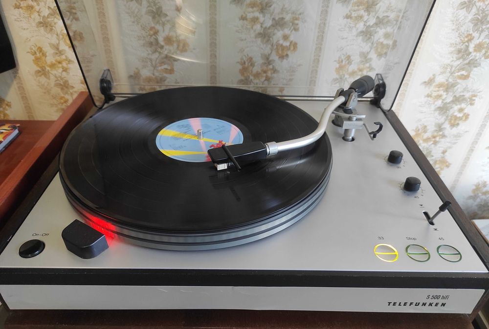 Програвач платівок Telefunken S 500 з тонармом Ortofon AS 212