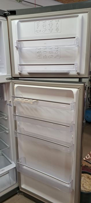 Холодильник Ariston