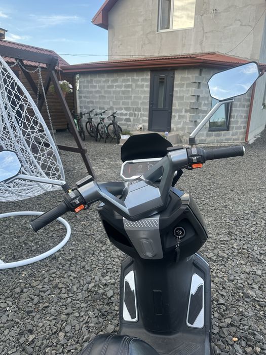 Продам електроскутер SUNRA Dream 6G Black
