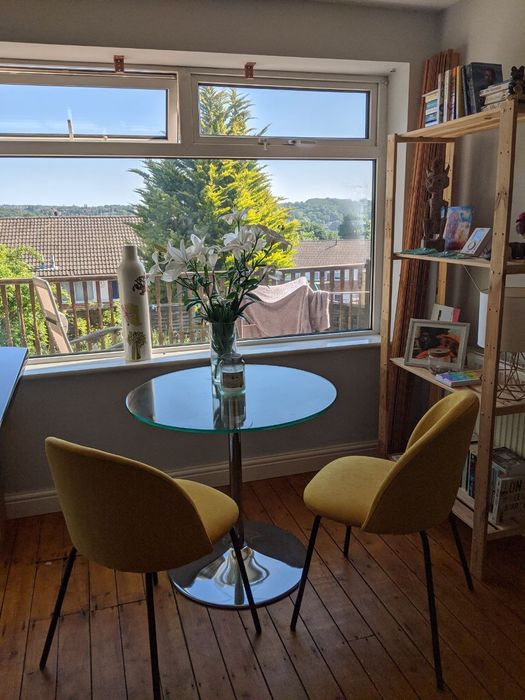 Mesa de jantar + 3 cadeiras