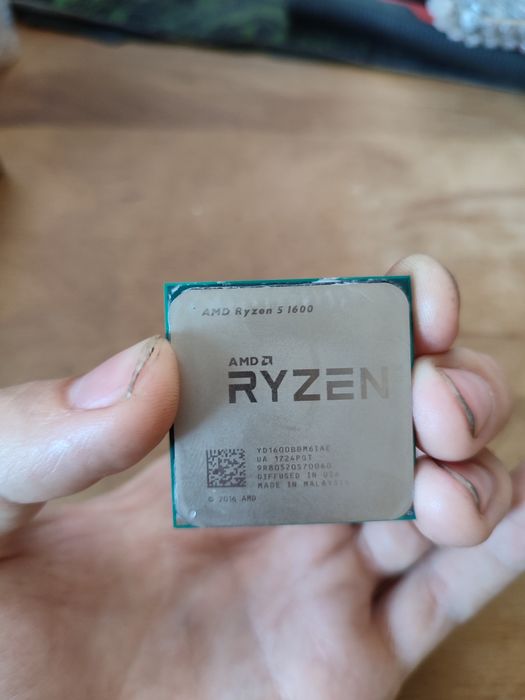 Ryzen 5 1600 справний