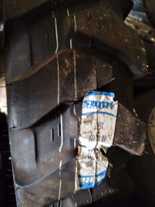 Pneus 10.00x20 novos