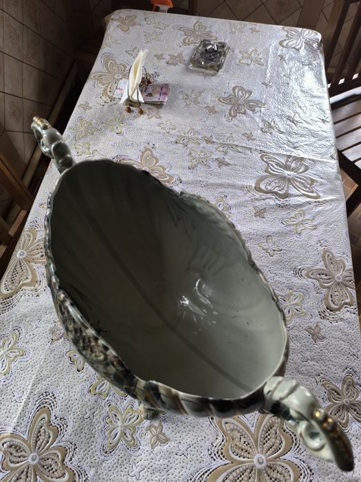 Продам шикарную вазу