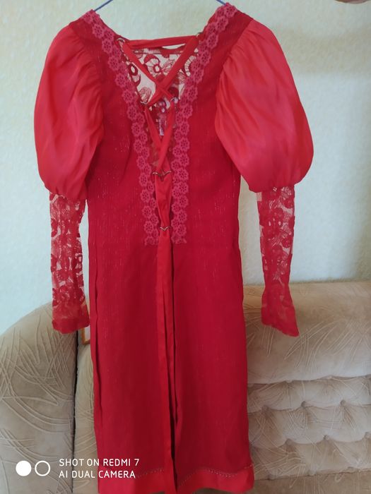 Платье новое, красного цвета