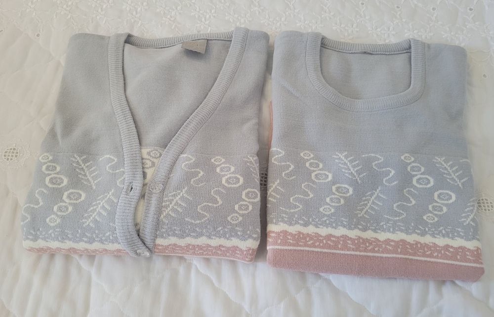 Conjunto de camisola e casaco