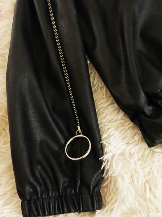 Bluza czarna z Ecoskóry z zamkami, rozm M